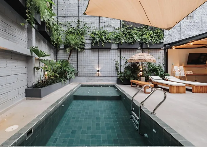 10A House Pool Provenza