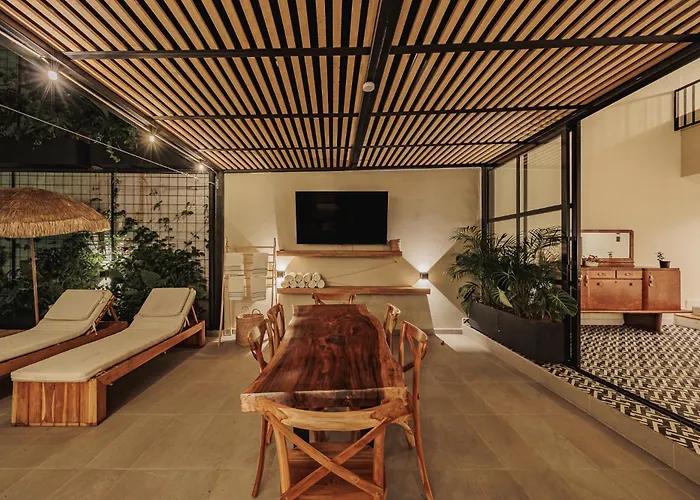 10A House Pool Provenza